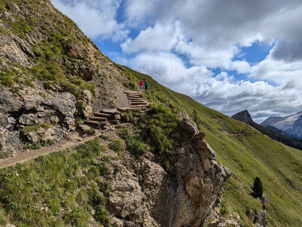 Traversing under the Langkofel group in the Dolomites