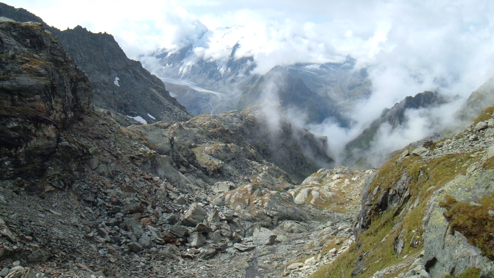 A rocky valley near Col de Louvie (2008)