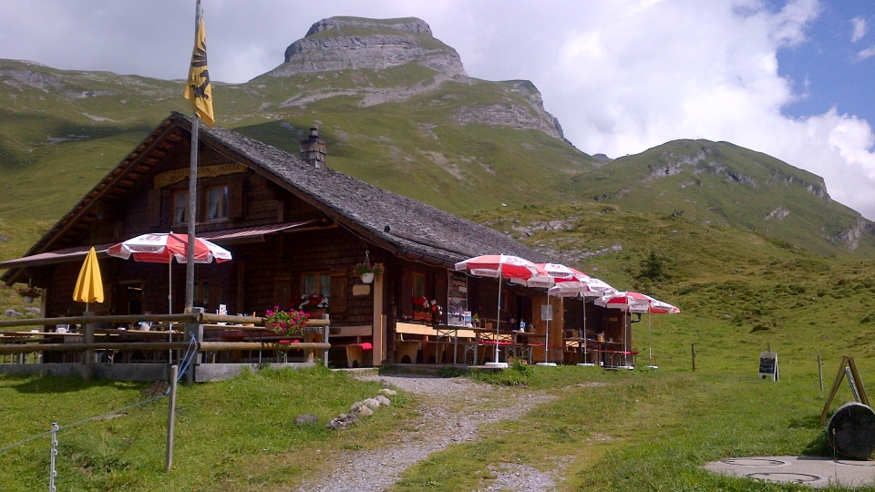 Outdoor dining at Engstlenalp (2016)