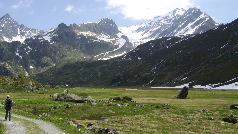 Looking at new routes in the French Savoie (2007)