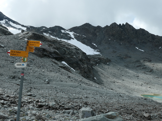 Rocky combes towards the Prafleuri hut
