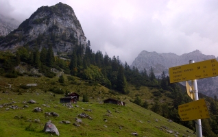 he alp of Kaiser Hochalm, Adlerweg, Austria