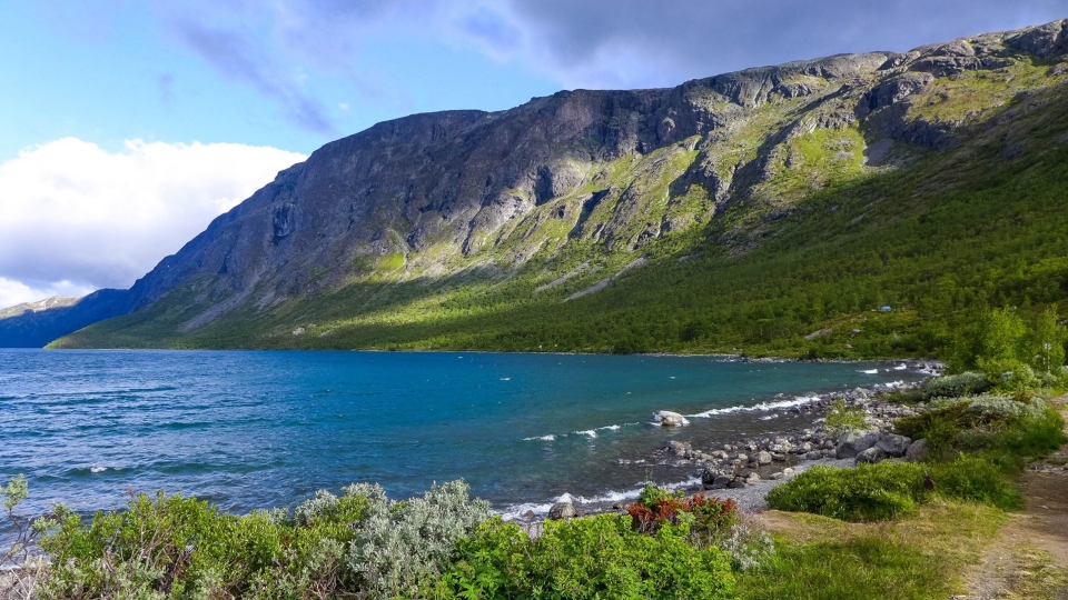 Lake Gjende from Gjendesheim (2017)
