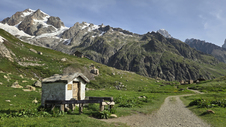 Rifugio Elisabetta from the Tour du Mont Blanc