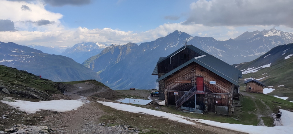 On the TMB in France, here the Refuge du Col de la Croix du Bonhomme (2022)